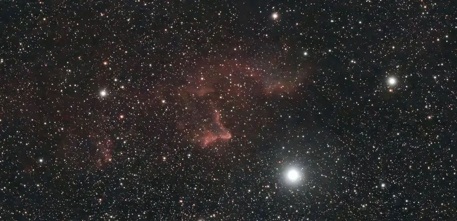 IC 63 · IC 59, Nébuleuse du Fantôme, dans la constellation Cassiopée